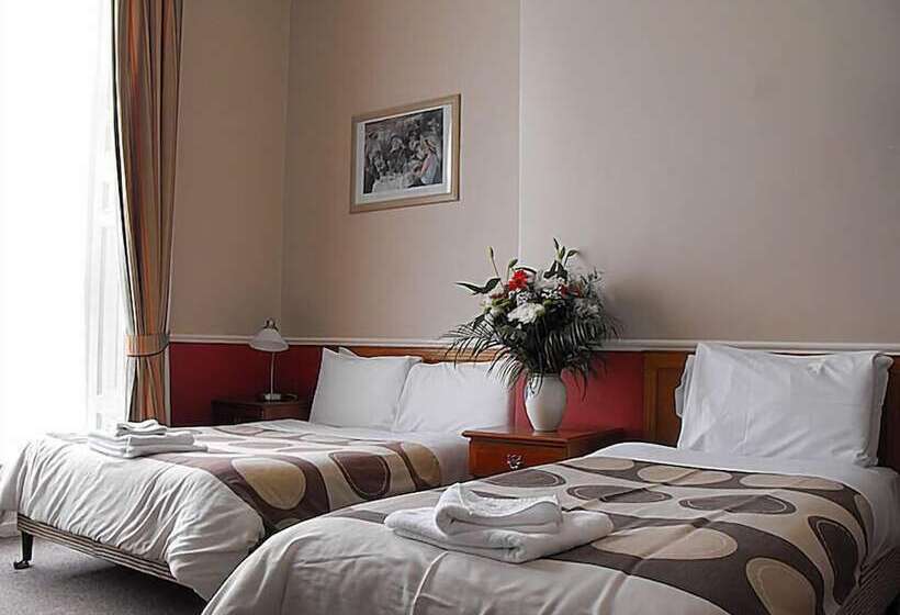 בית מלון כפרי Abbott Lodge