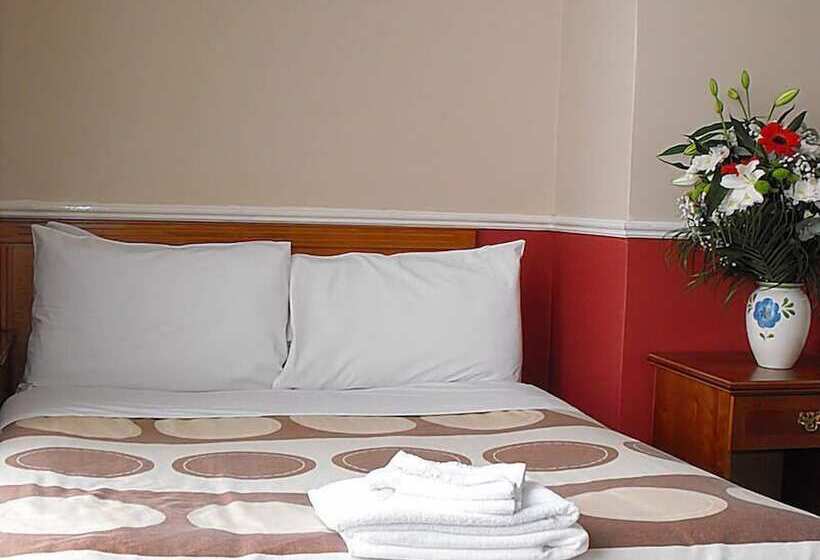 בית מלון כפרי Abbott Lodge