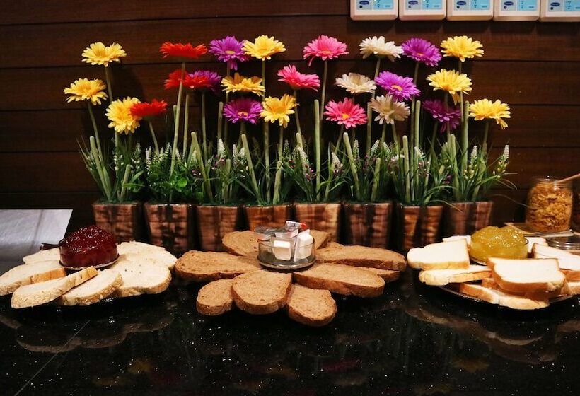 Aiyaree Place Hotel Sha Plus