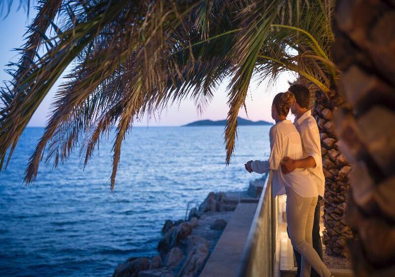 ホテル Aminess Lume