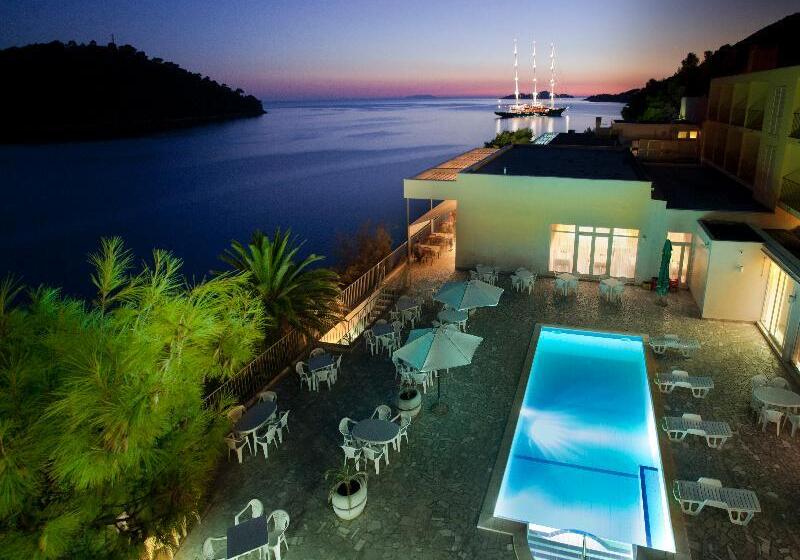 ホテル Aminess Lume