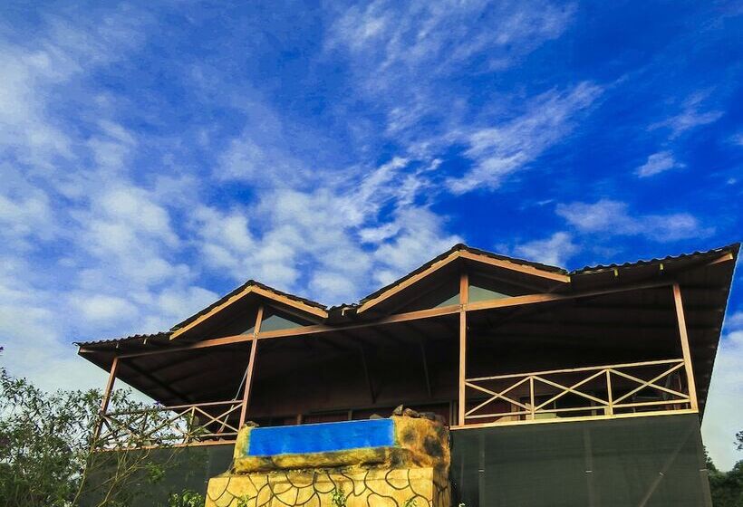 فندق Arenal Waterfall Lodge