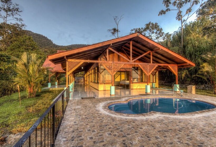 فندق Arenal Waterfall Lodge