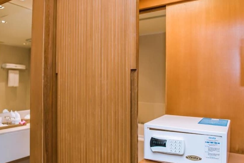 Ashlee Hub Hotel Patong