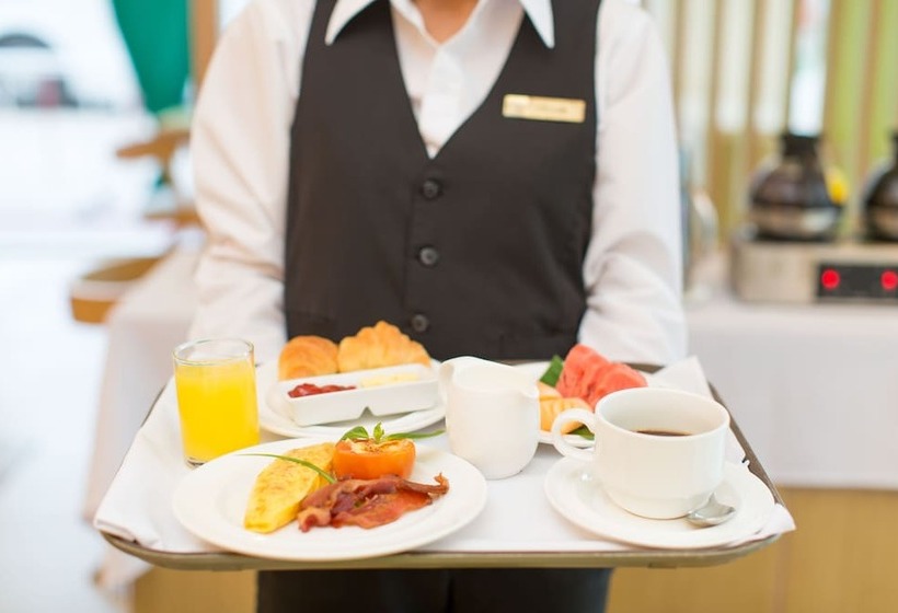 Ashlee Plaza Patong Hotel & Spa