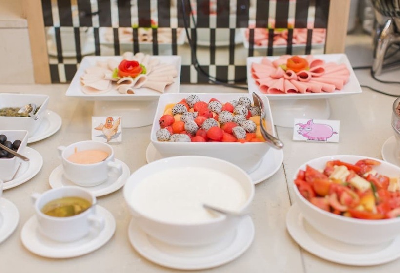 Ashlee Plaza Patong Hotel & Spa