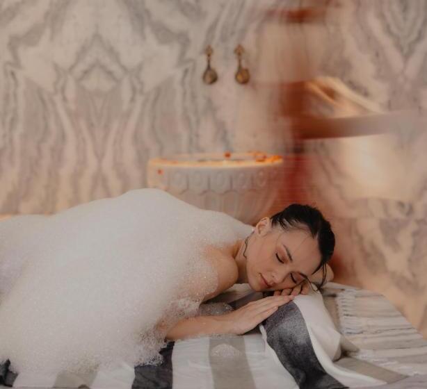 فندق Cappadocia Cave Suites