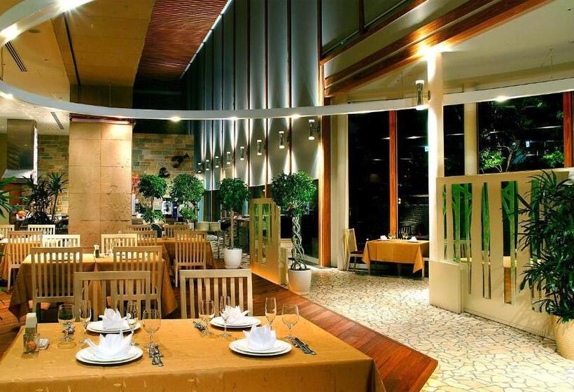 בית מלון כפרי City Plaza Osaka