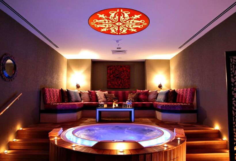 Cratos Premium Hotel Casino & Spa