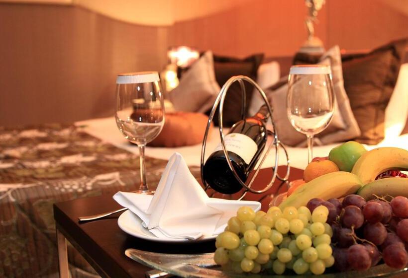 Cratos Premium Hotel Casino & Spa