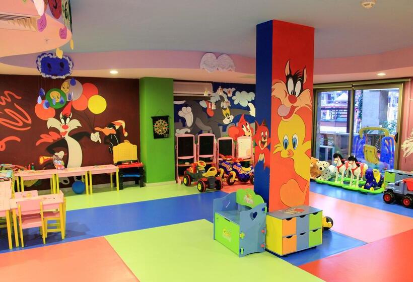 Cratos Premium Hotel Casino & Spa