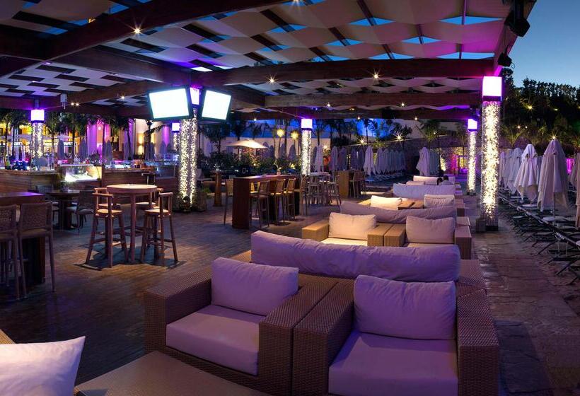 Cratos Premium Hotel Casino & Spa