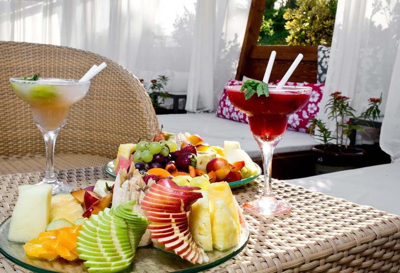 Cratos Premium Hotel Casino & Spa