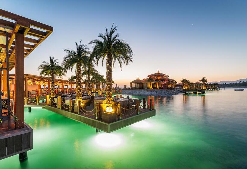 Cratos Premium Hotel Casino & Spa