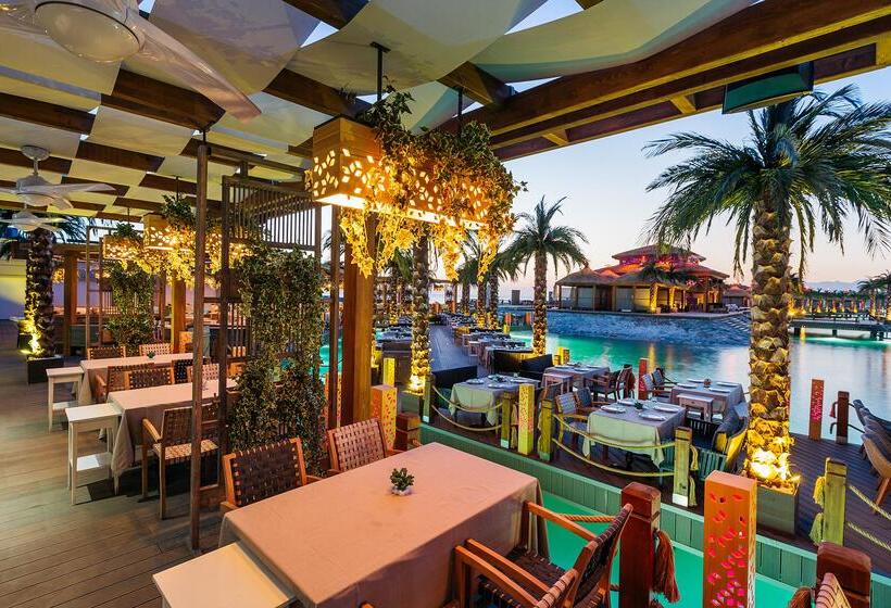 Cratos Premium Hotel Casino & Spa