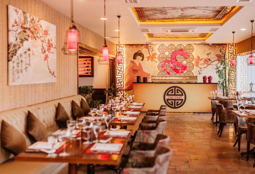 Cratos Premium Hotel Casino & Spa