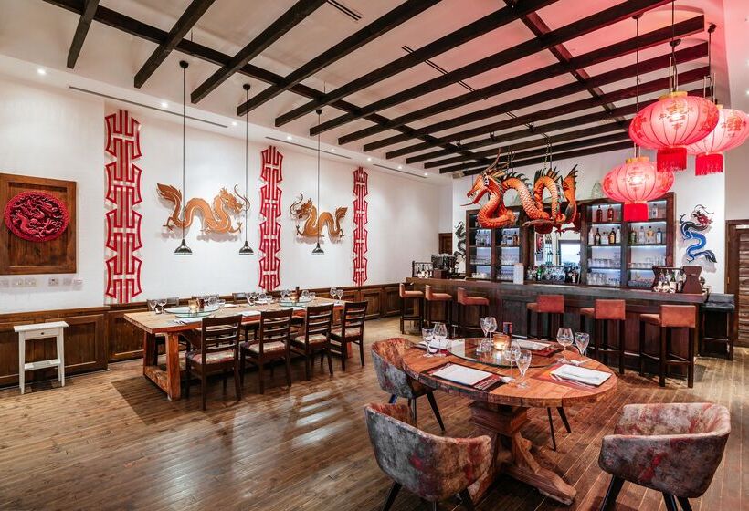 Cratos Premium Hotel Casino & Spa