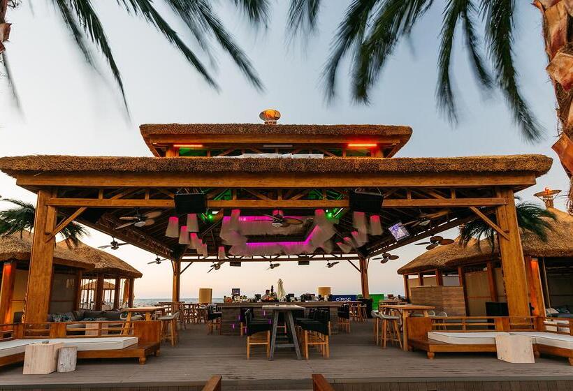 Cratos Premium Hotel Casino & Spa