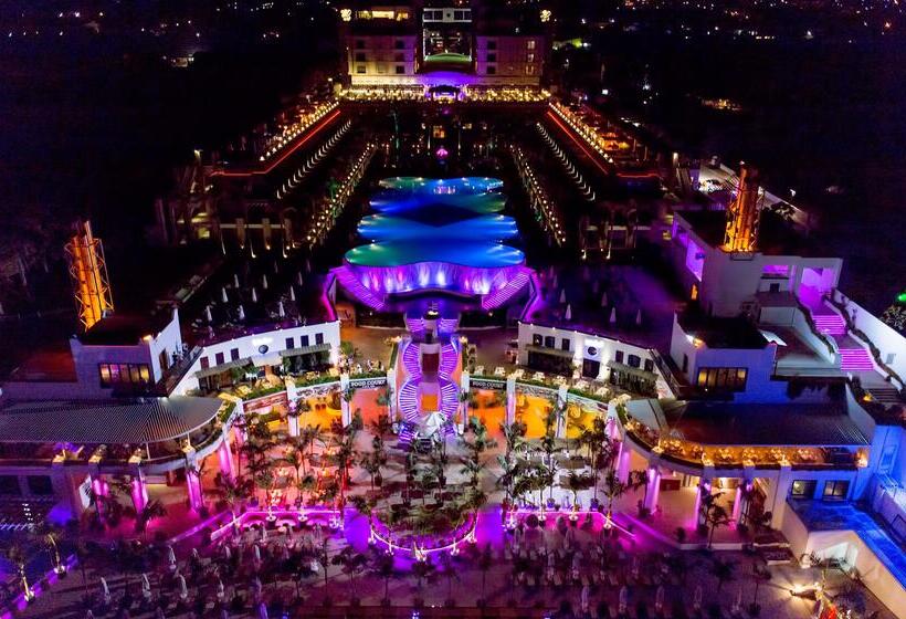 Cratos Premium Hotel Casino & Spa