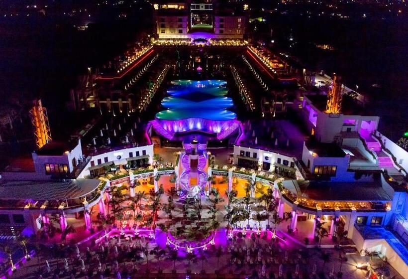 Cratos Premium Hotel Casino & Spa