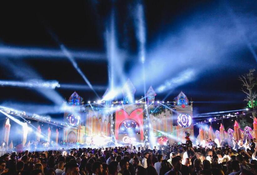 Cratos Premium Hotel Casino & Spa