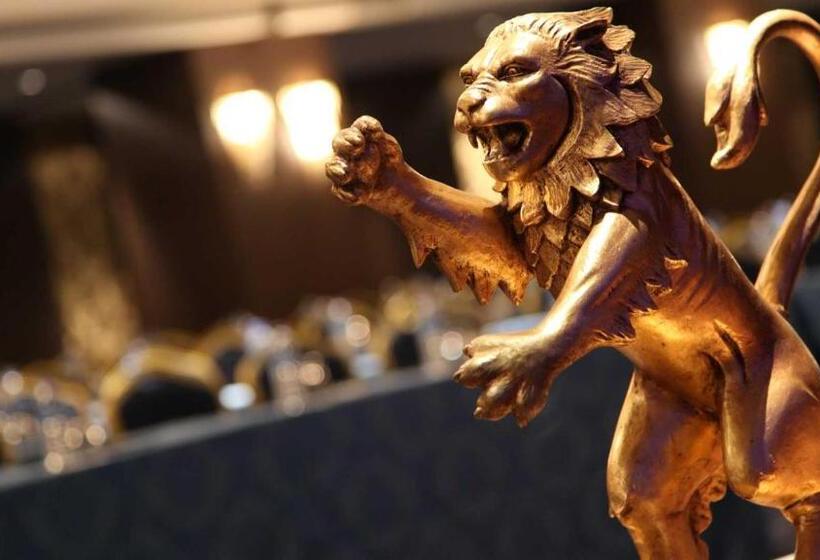 Cratos Premium Hotel Casino & Spa