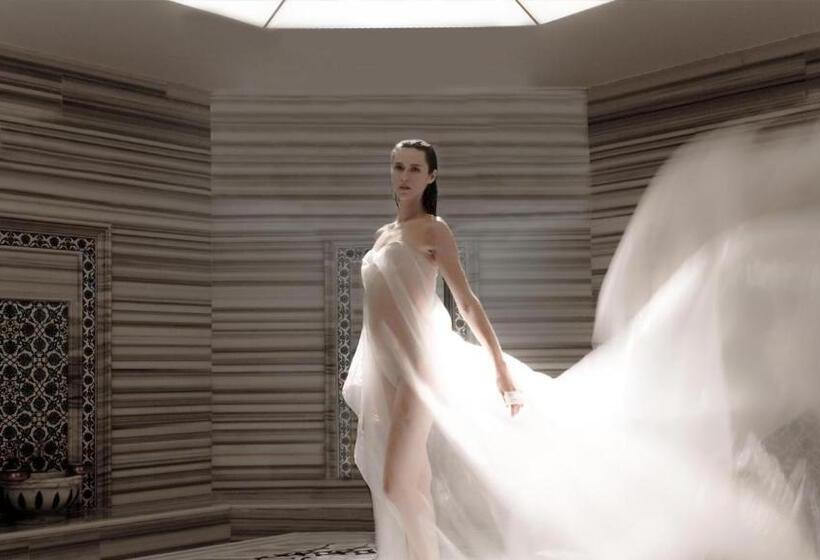 Cratos Premium Hotel Casino & Spa