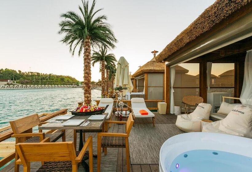 Cratos Premium Hotel Casino & Spa