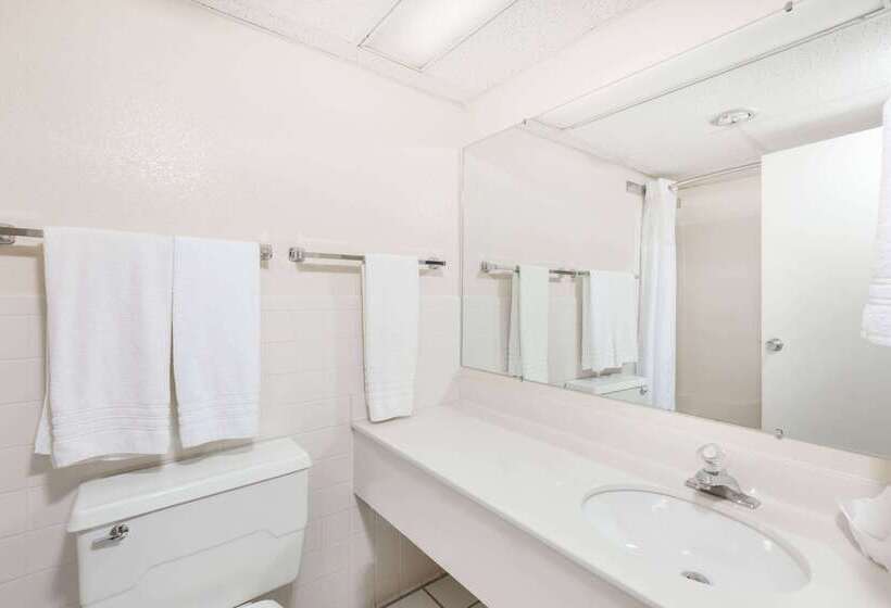 Отель Days Inn By Wyndham Grand Island I80