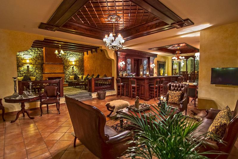 فندق Doupiani House