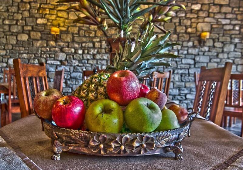 هتل Doupiani House