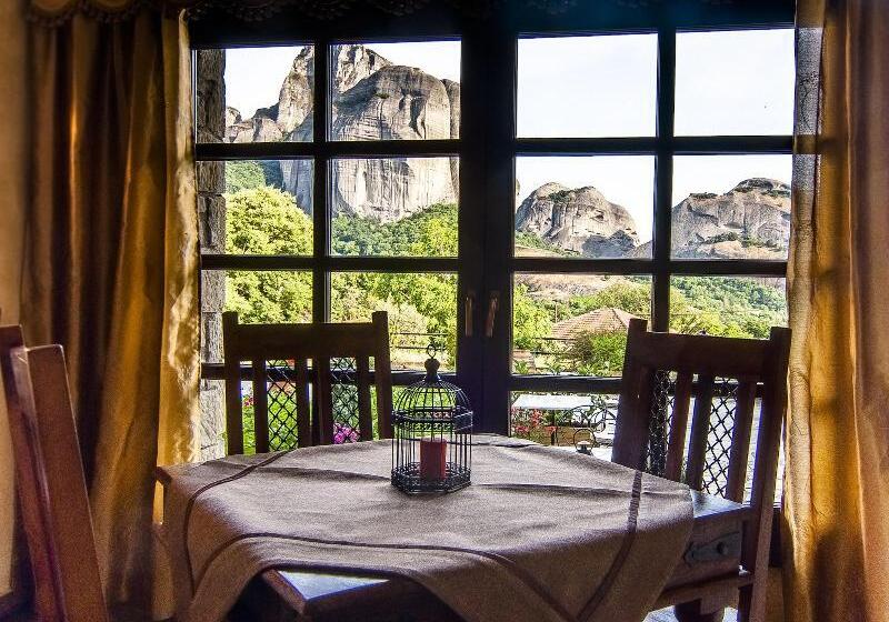 هتل Doupiani House