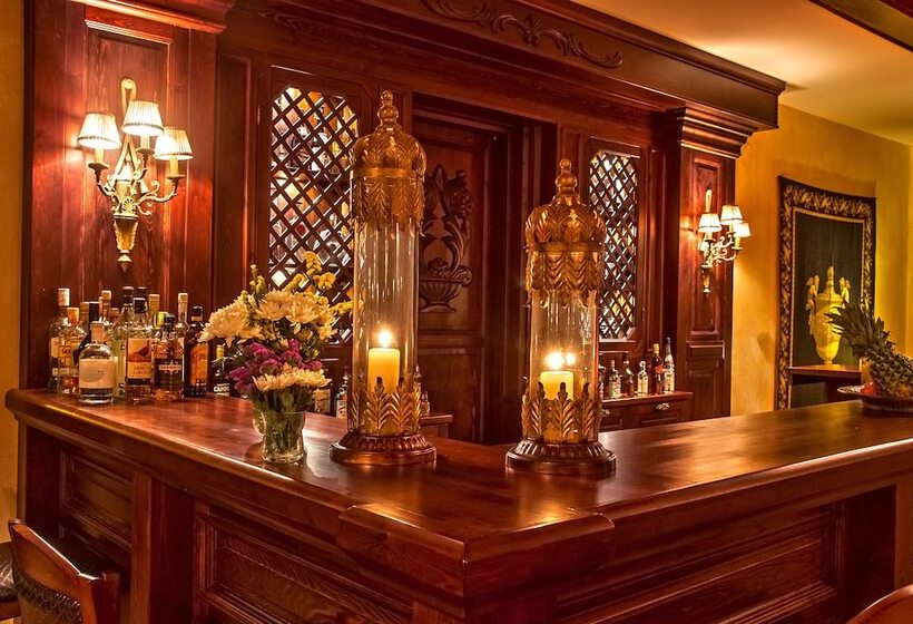 هتل Doupiani House