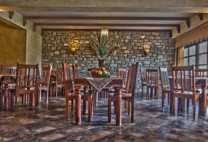 فندق Doupiani House