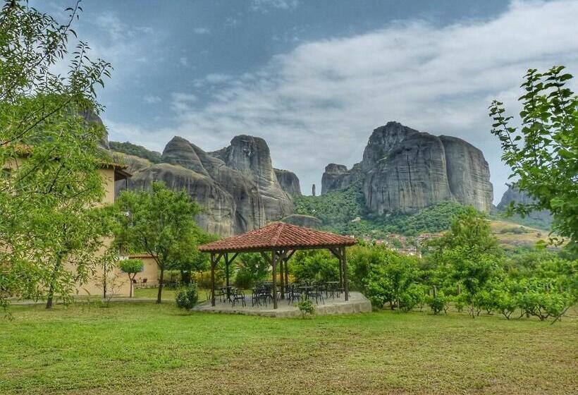 فندق Doupiani House