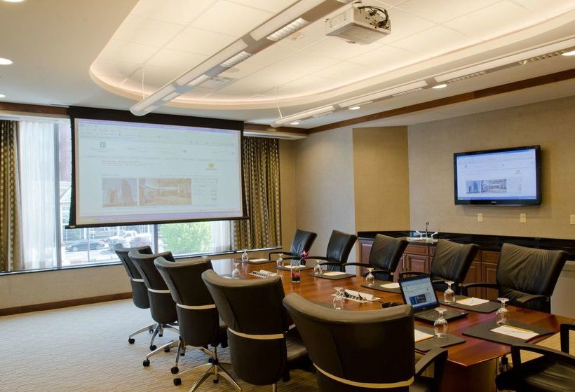 فندق Embassy Suites Buffalo