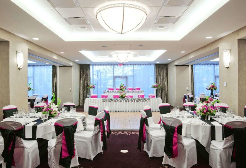 فندق Embassy Suites Buffalo