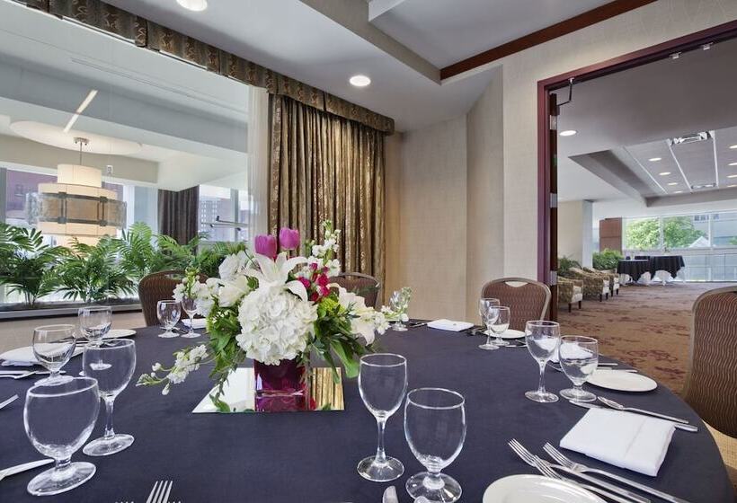 فندق Embassy Suites Buffalo