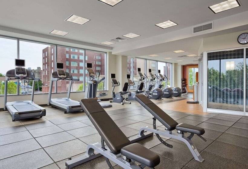 فندق Embassy Suites Buffalo