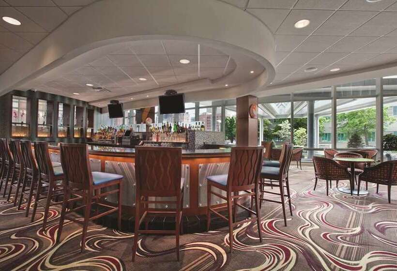 فندق Embassy Suites Buffalo