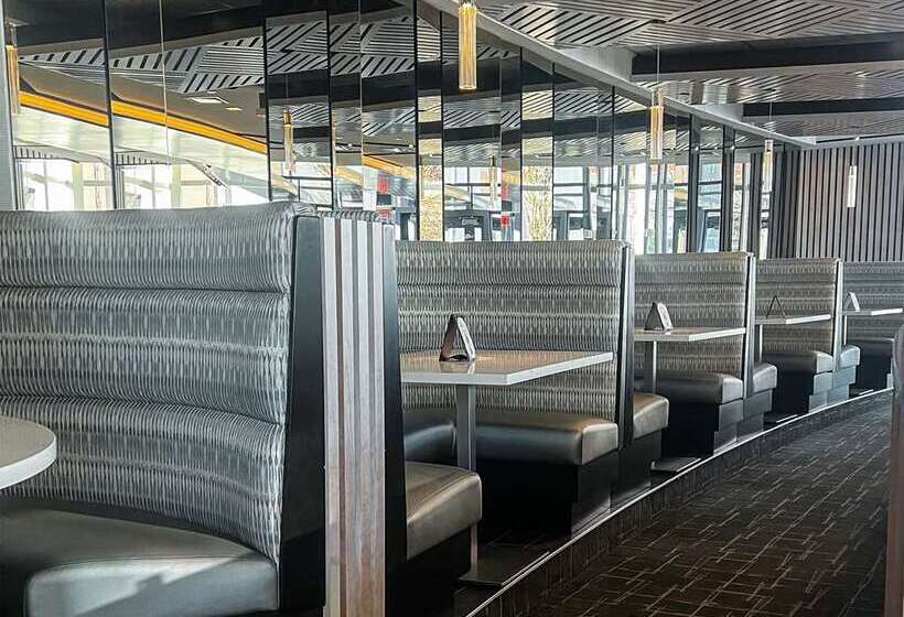 فندق Embassy Suites Buffalo