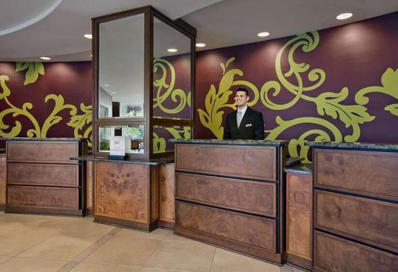 فندق Embassy Suites Buffalo