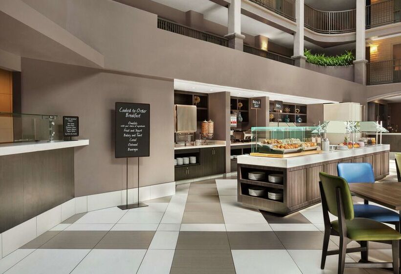 فندق Embassy Suites By Hilton Arcadia Pasadena Area