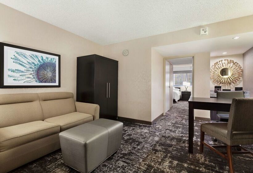 فندق Embassy Suites By Hilton Arcadia Pasadena Area