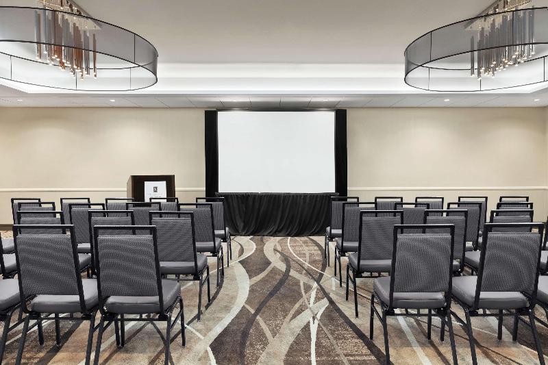 فندق Embassy Suites By Hilton Arcadia Pasadena Area