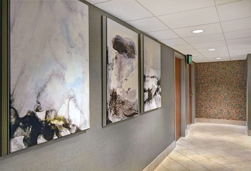 فندق Embassy Suites By Hilton At Hot Springs Convention Center