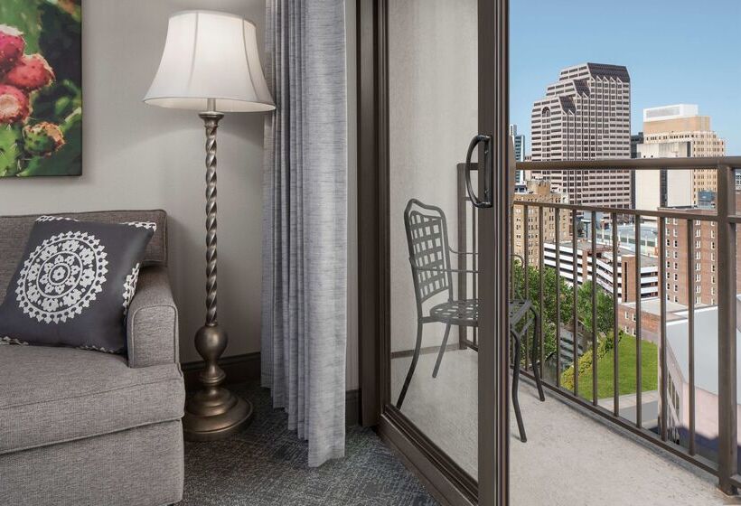 בית מלון כפרי Embassy Suites San Antonio Riverwalk Downtown