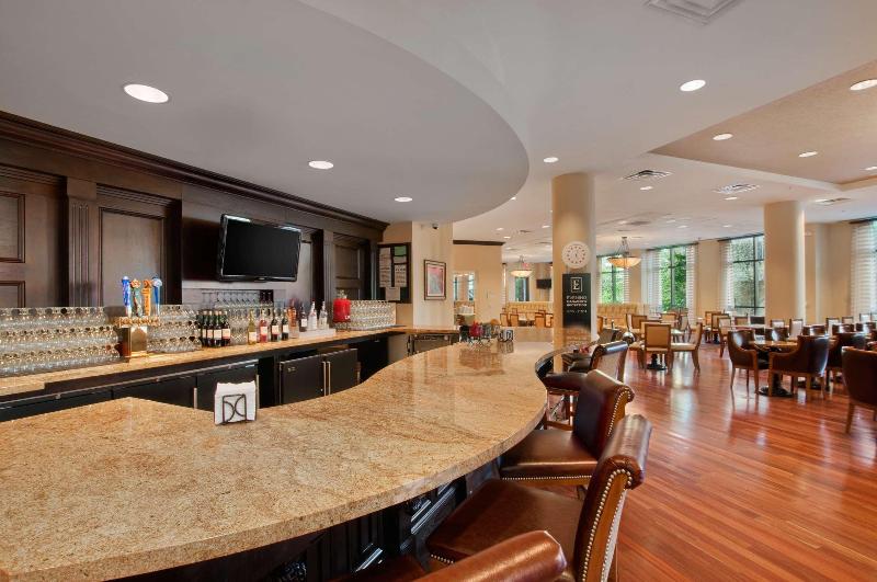 בית מלון כפרי Embassy Suites San Antonio Riverwalk Downtown