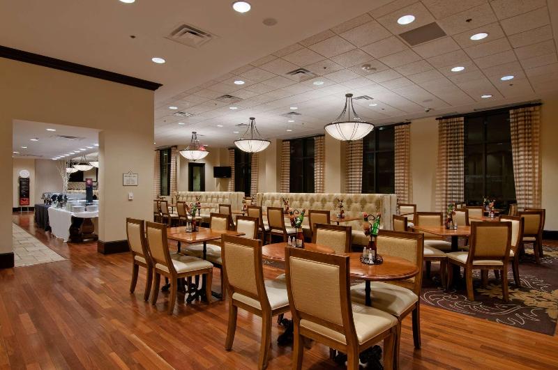 בית מלון כפרי Embassy Suites San Antonio Riverwalk Downtown