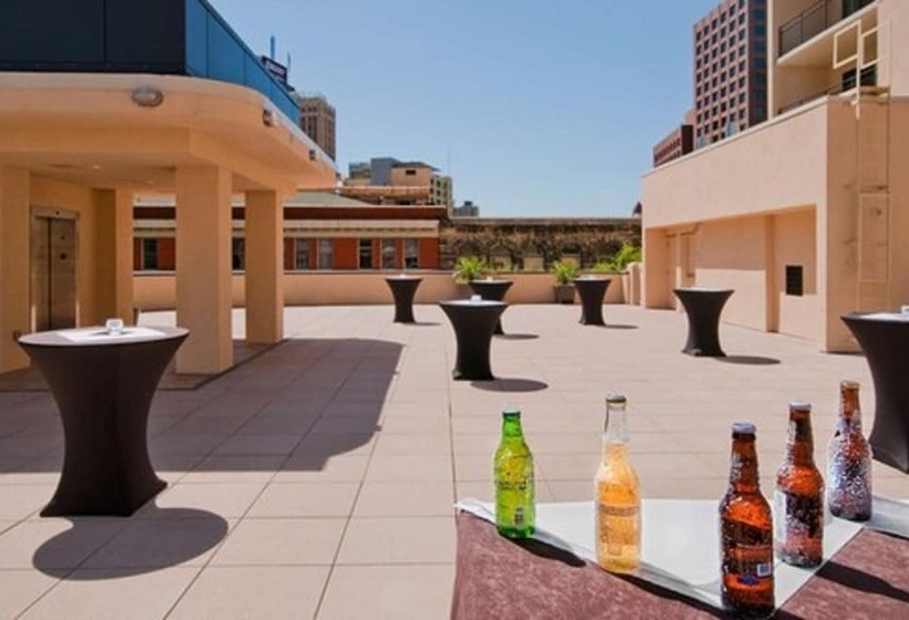 בית מלון כפרי Embassy Suites San Antonio Riverwalk Downtown